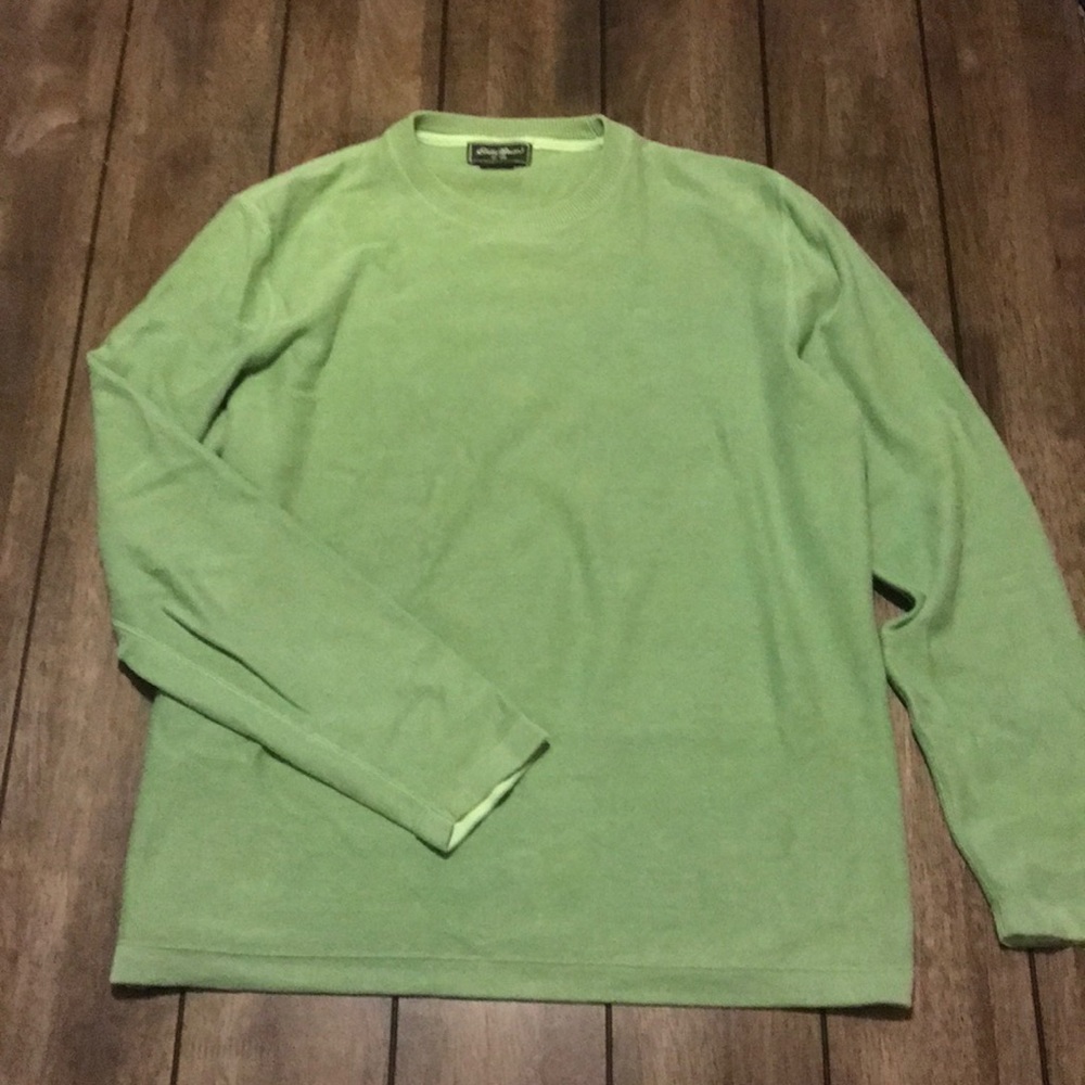 Eddie Bauer crew neck pull over.